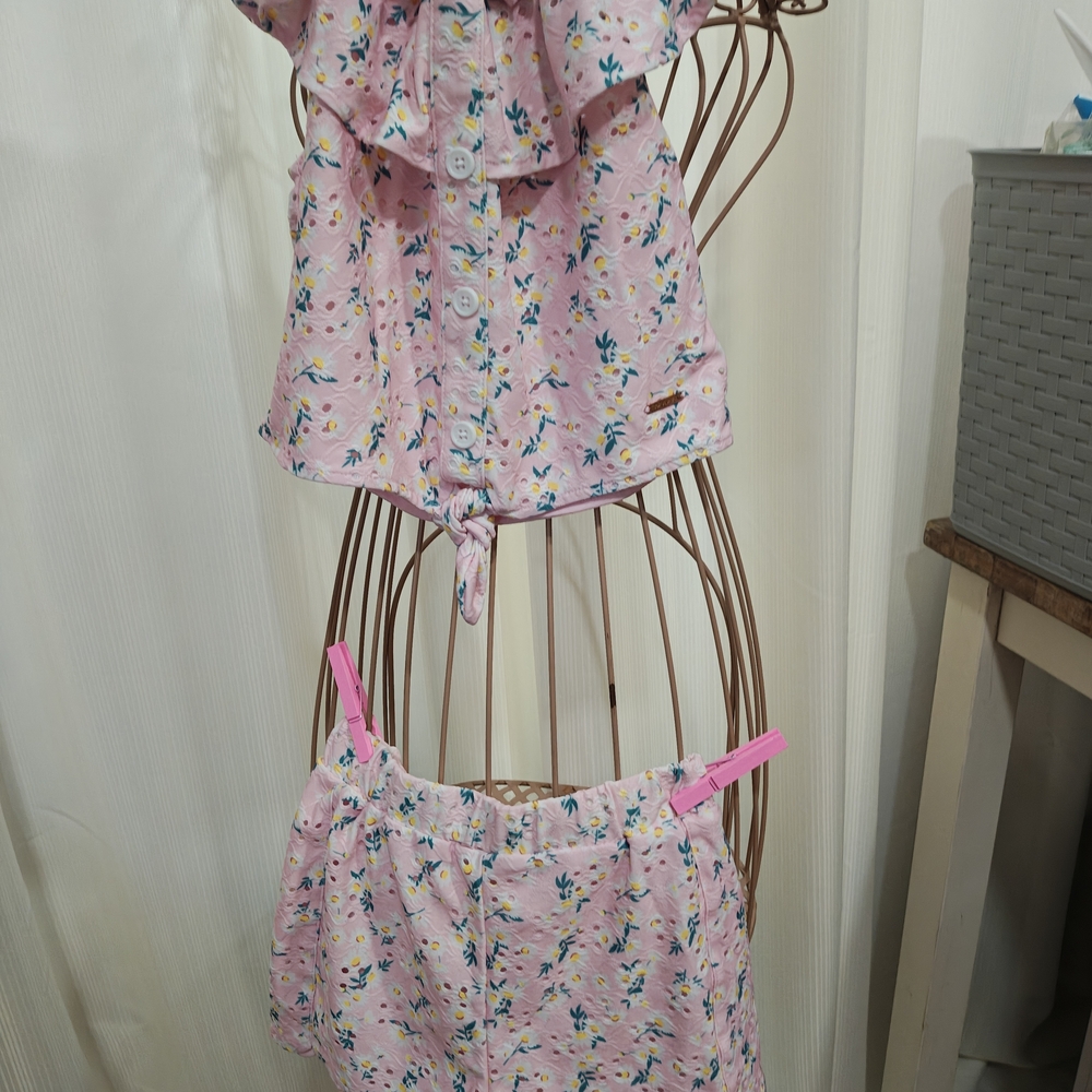 Girls' Short Set in size 6 by Tahari